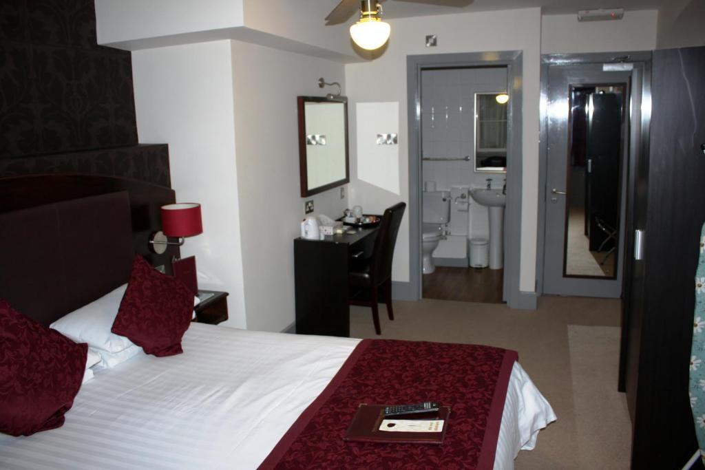 The Cathedral Hotel Salisbury Rum bild