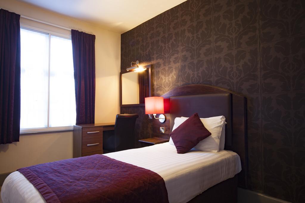 The Cathedral Hotel Salisbury Exteriör bild